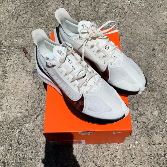 🔥🚨NIKE ZOOM GRAVITY🚨🔥 - Picture 1 of 4